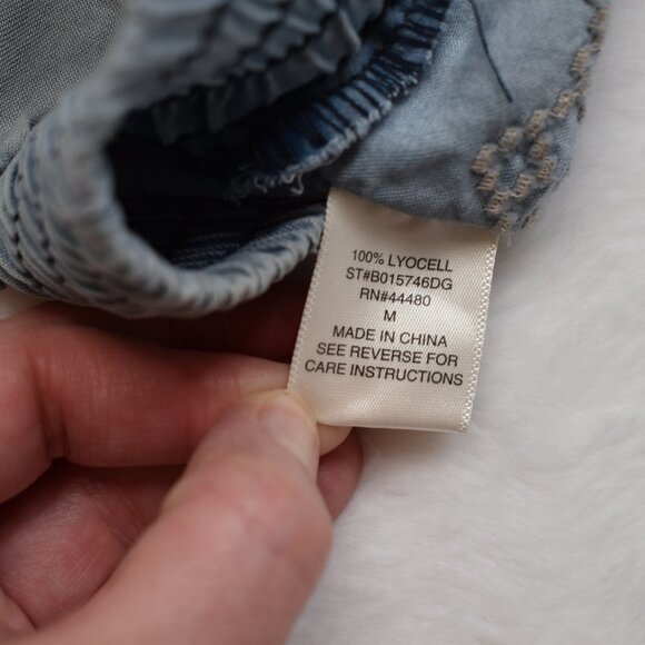 Boho Shorts Sz M Embroidered Chambray Tasseled Lounge Elastic Waist Beachy NWT - Picture 9 of 11